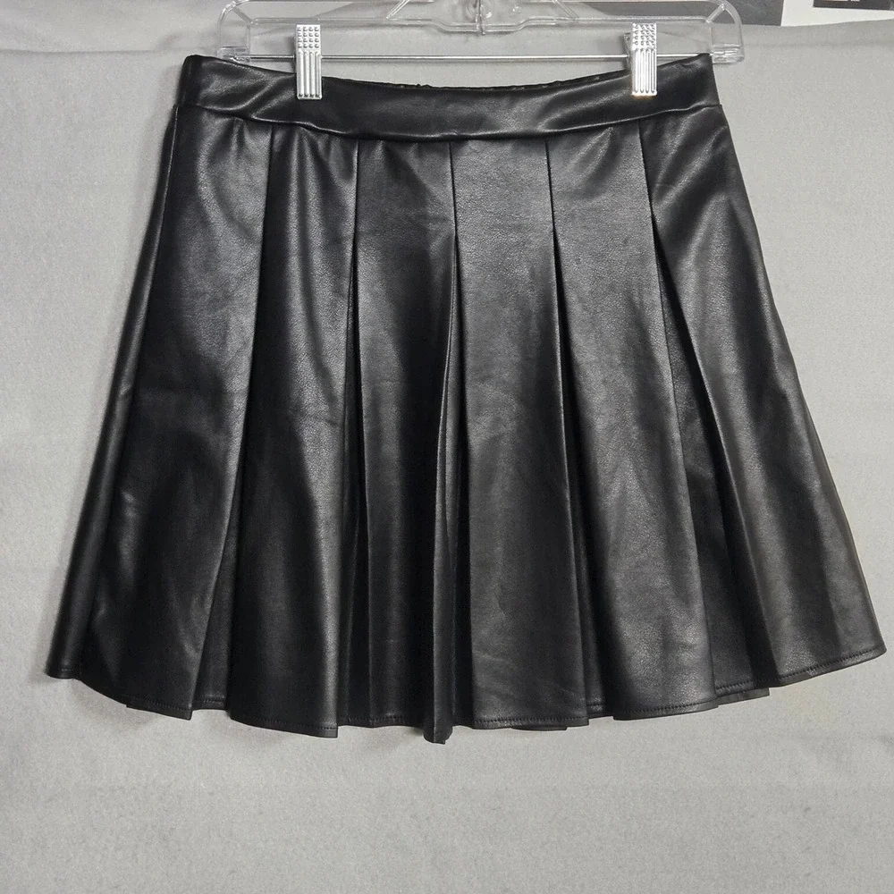 Faux Leather Pleated Skirt Black Womens Medium Elastic Waist Mini Whimsigoth